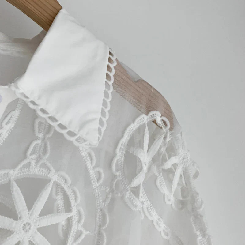 New Fashion Autumn Long Sleeve White Women Blouse Sexy Hollow Out Floral Embroidery Female Shirt Vintage Loose Casual Tops 13369