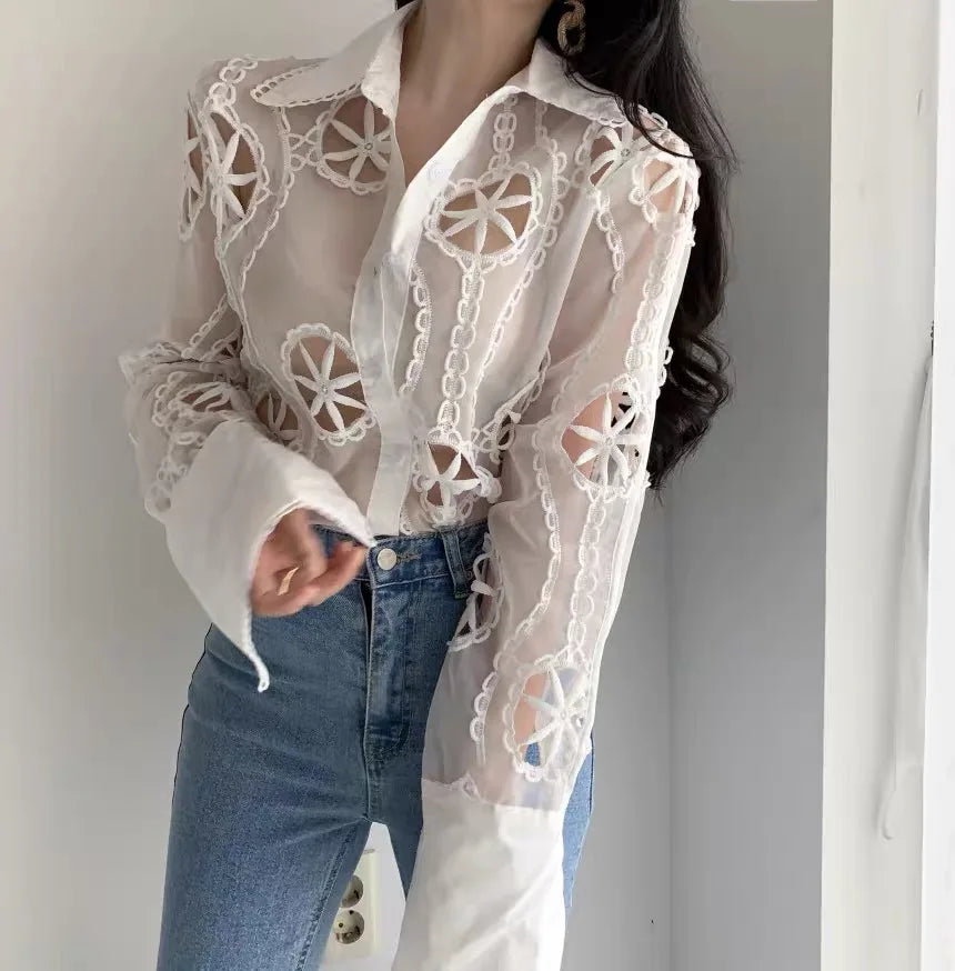 New Fashion Autumn Long Sleeve White Women Blouse Sexy Hollow Out Floral Embroidery Female Shirt Vintage Loose Casual Tops 13369