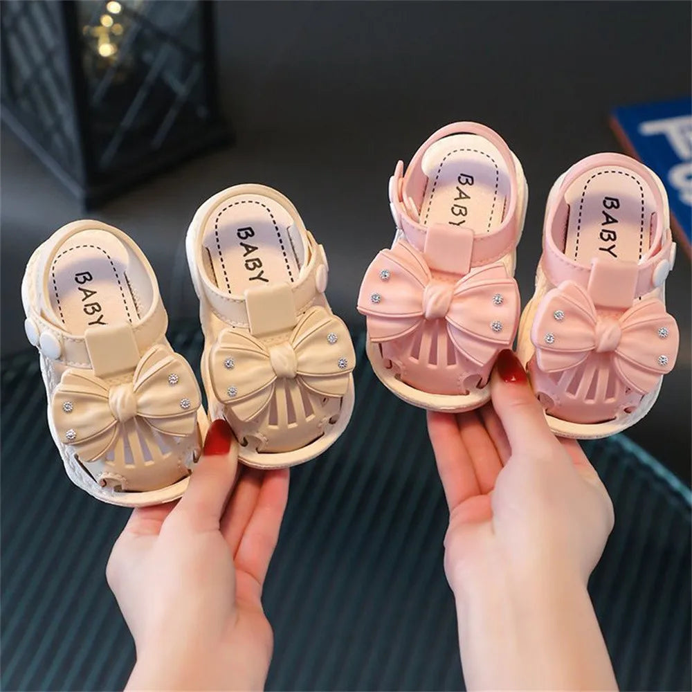 Summer Baby Sandals Soft Bottom Non-slip Toddler Toddler Shoes Small Children Cartoon Female Baby Baotou Sandals