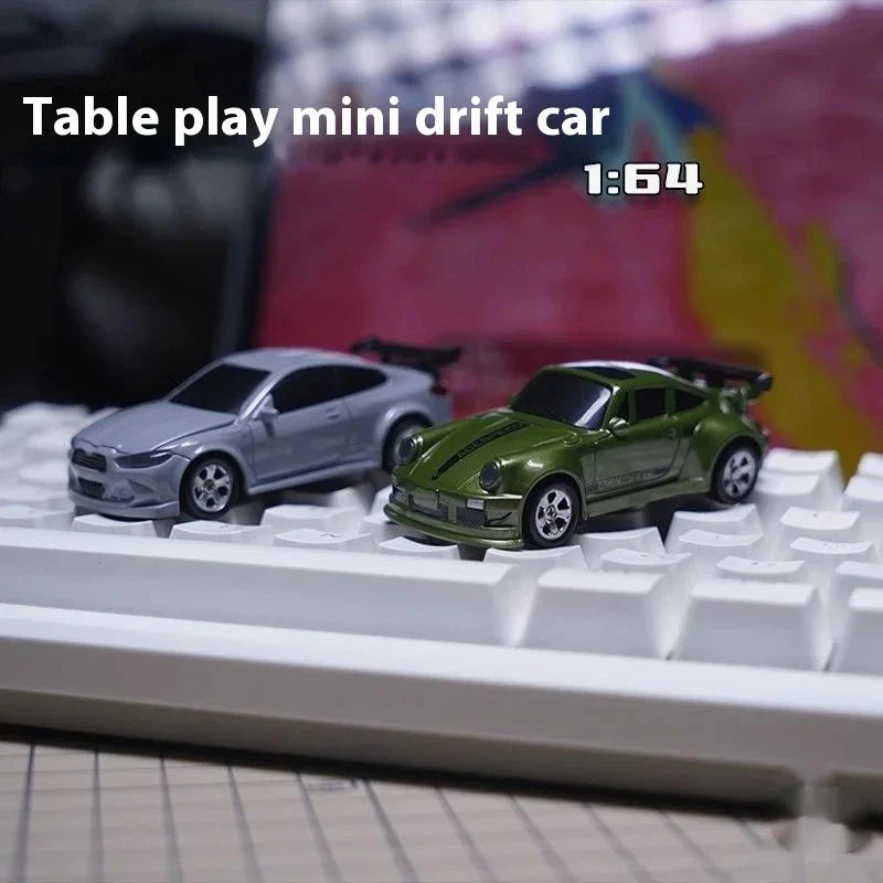 2025 Новий 1/64 Rc автомобіль Настільна іграшка з дистанційним керуванням Трюковий автомобіль з дистанційним керуванням Дрифт Rc Міні гонки 2.4g Симуляційна іграшкова модель Gif