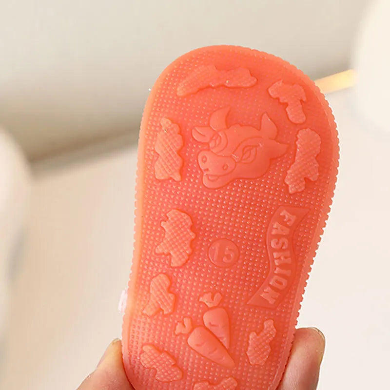 Baby Boys Girls Summer Sandals Cue Bear Pattern Squeaky Squeaky Shoes Non-Slip Newborn First Walking Shoes