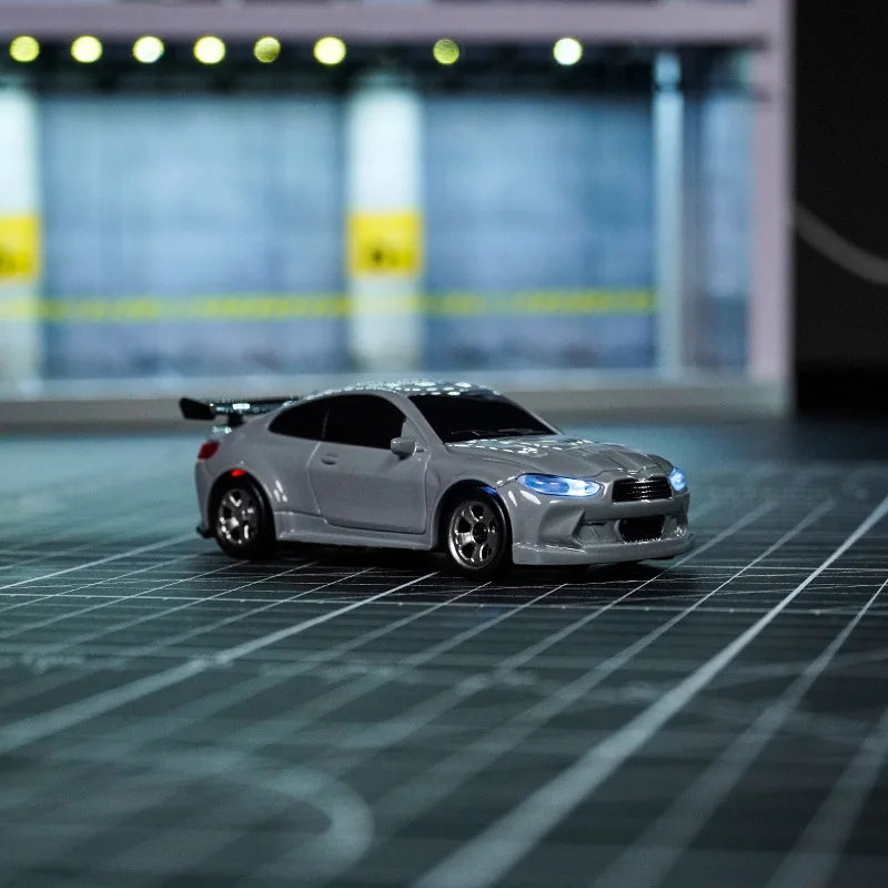 2025 Новий 1/64 Rc автомобіль Настільна іграшка з дистанційним керуванням Трюковий автомобіль з дистанційним керуванням Дрифт Rc Міні гонки 2.4g Симуляційна іграшкова модель Gif