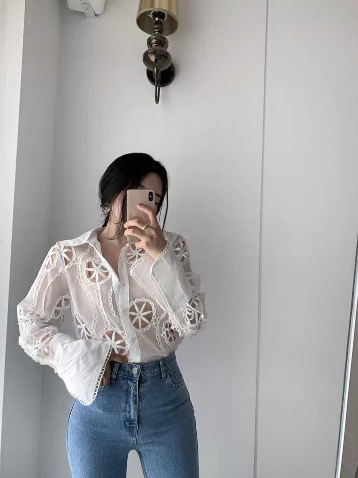 New Fashion Autumn Long Sleeve White Women Blouse Sexy Hollow Out Floral Embroidery Female Shirt Vintage Loose Casual Tops 13369