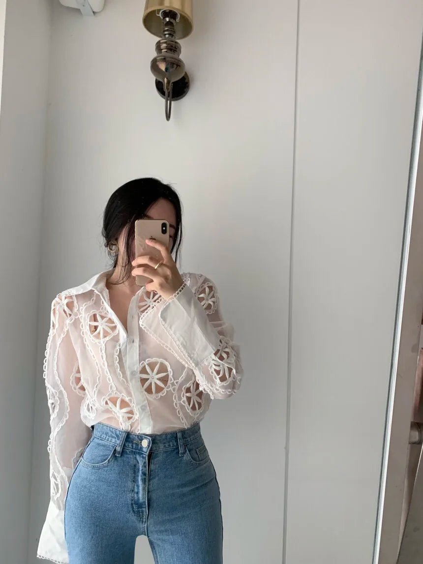 New Fashion Autumn Long Sleeve White Women Blouse Sexy Hollow Out Floral Embroidery Female Shirt Vintage Loose Casual Tops 13369