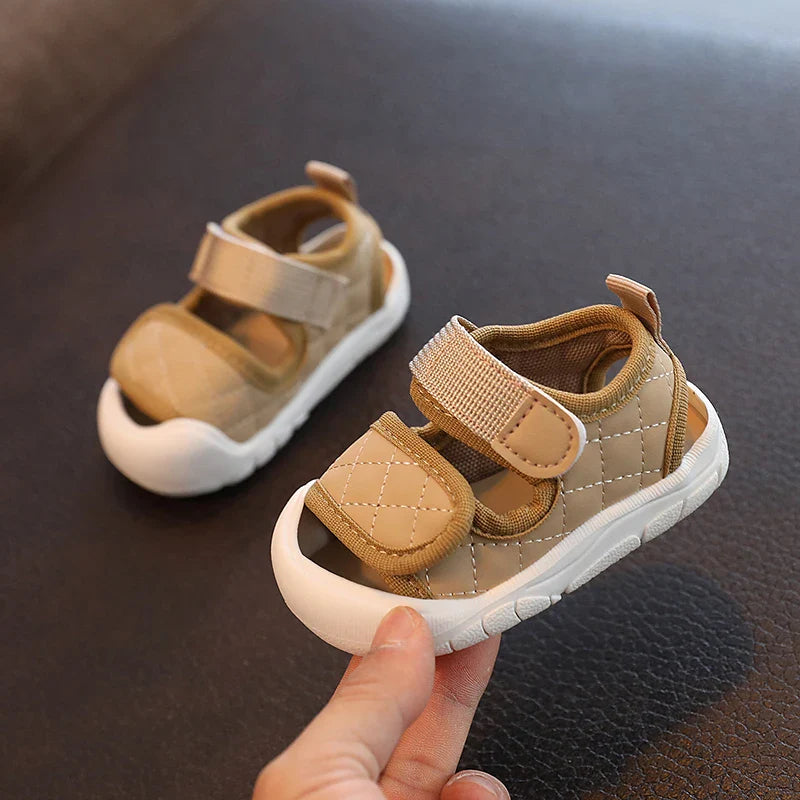 New spring and summer baby sandals toddler shoes 0-2 years old 1 closed toe anti-kick baby non-falling shoes boys and girls beac