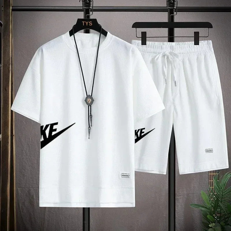 Men's casual sports suit, Korean style short-sleeved shirt + quarter pants, fashion high-end two-piece set, new summer 2025