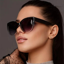 2025 NEW Trendy and Fashionable Cat Eye Large Frame Gradient Sunglasses for Men and Women